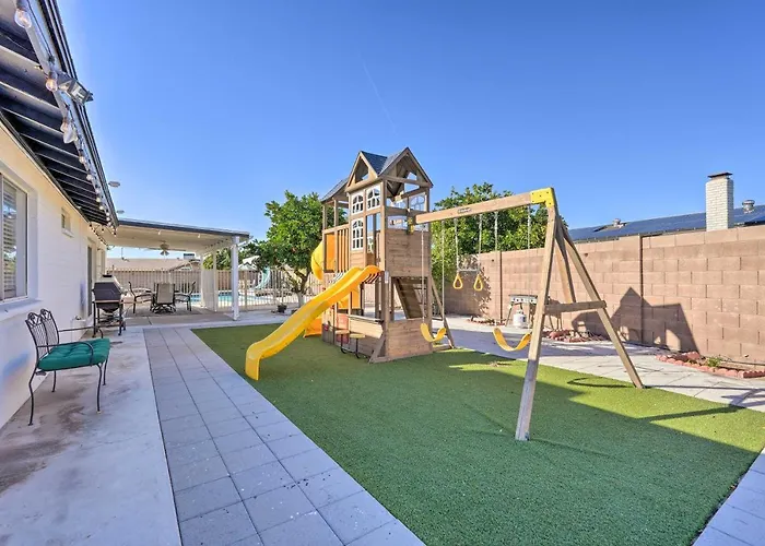 Families W/ Pets Welcome! Poolside Gem In Holiday home