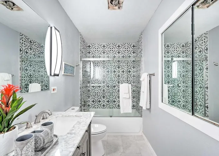 Holiday home Families W/ Pets Welcome! Poolside Gem In