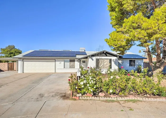 Holiday home Families W/ Pets Welcome! Poolside Gem In Phoenix