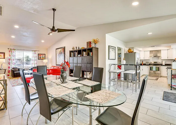 Families W/ Pets Welcome! Poolside Gem In